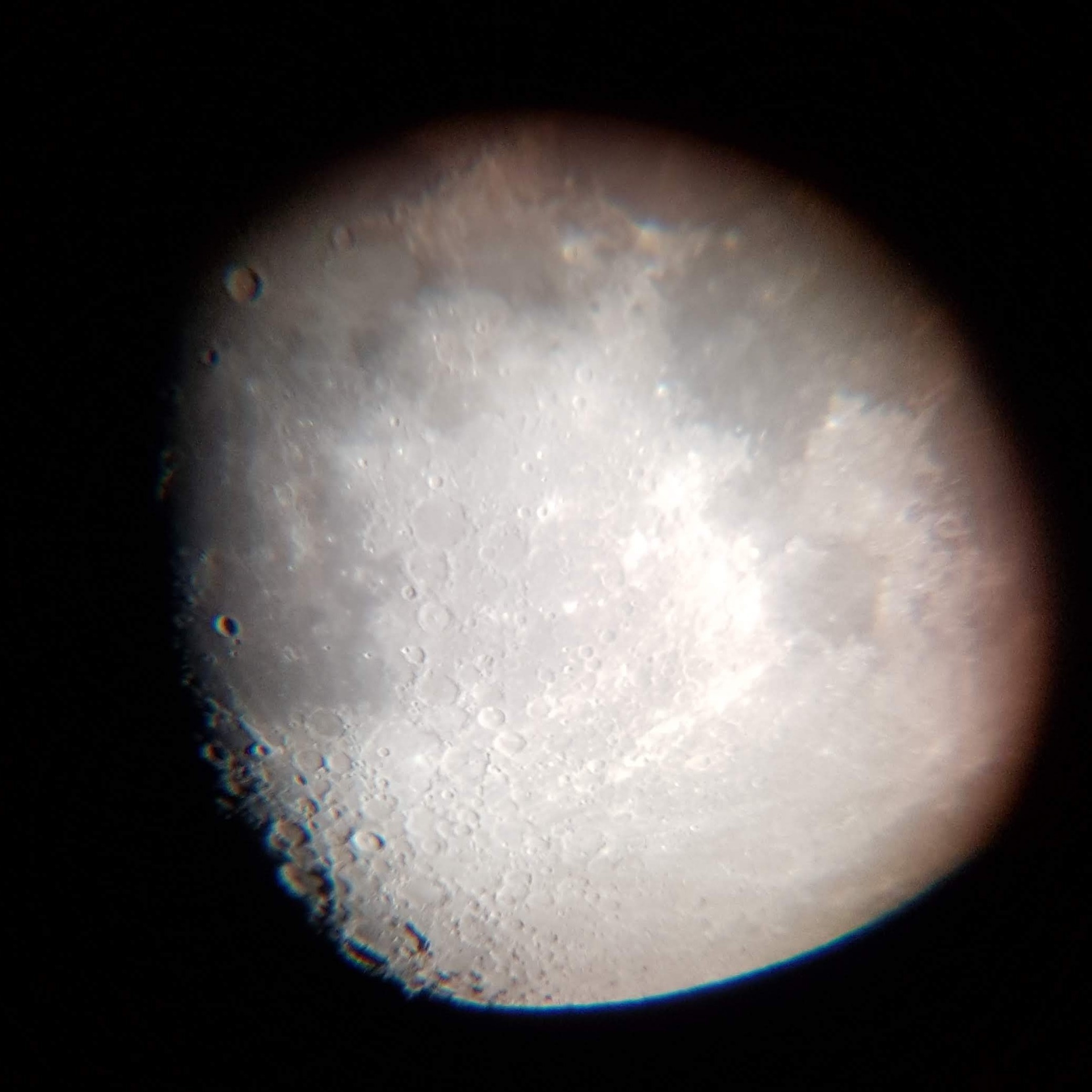 Photo de la lune à travers l'un de nos téléscopes